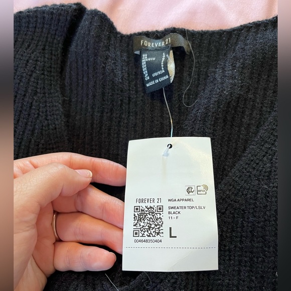 Forever 21 sweater - Picture 2 of 2